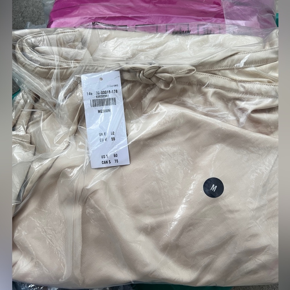 Abercrombie & Fitch Mid Rise Satin Maxi Skirt M - Picture 3 of 3
